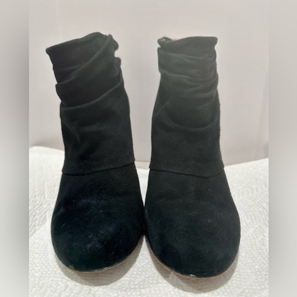 Tory Burch black suede booties size 7.5 - Picture 1 of 14